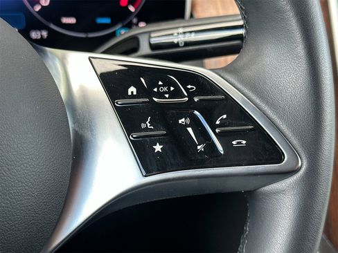 Certified 2025 Mercedes-Benz GLC 300 image 28