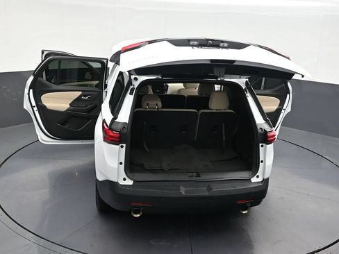 Used 2023 Chevrolet Traverse LS FWD image 37