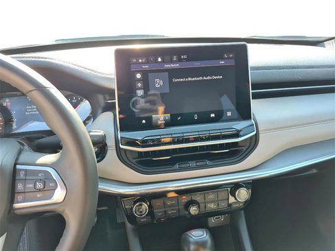 Used 2024 Jeep Compass Limited image 22