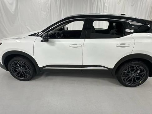 New 2026 Nissan Kicks SR w/ Cold Weather Package image 6