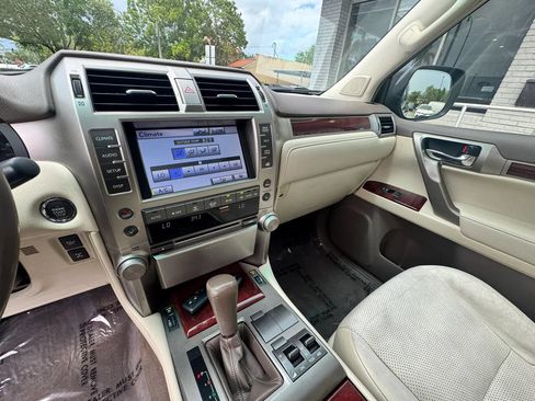 Used 2013 Lexus GX 460 w/ Comfort Plus Pkg AWD/4WD image 24