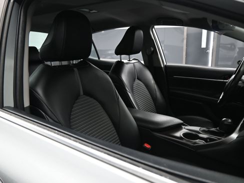 Used 2021 Toyota Camry SE image 20