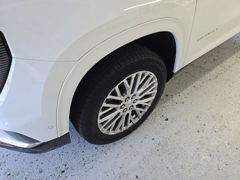 Certified 2026 GMC Acadia Denali w/ Super Cruise Package AWD/4WD image 9