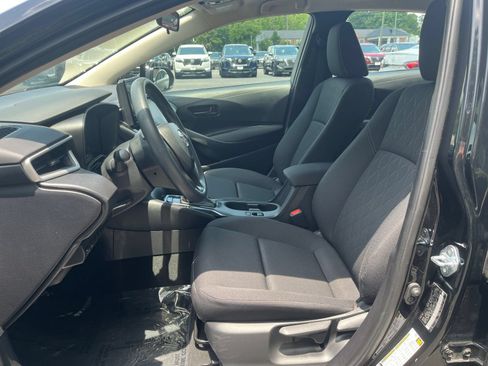 Used 2025 Toyota Corolla LE FWD image 24