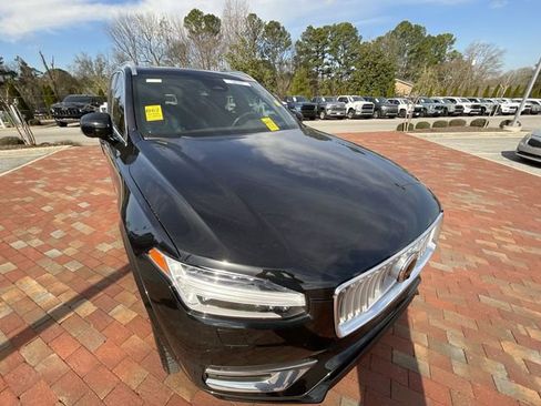 Used 2023 Volvo XC90 B6 Ultimate w/ Protection Package Premier image 8