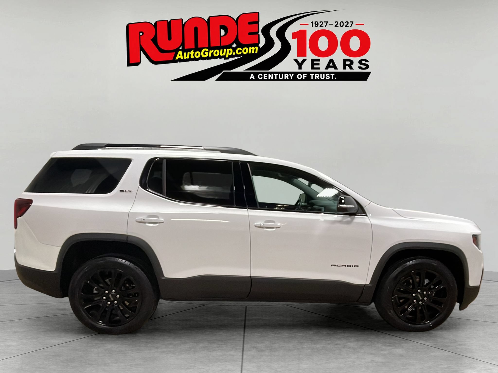 Used 2023 GMC Acadia SLT w/ Elevation Edition AWD/4WD image 9