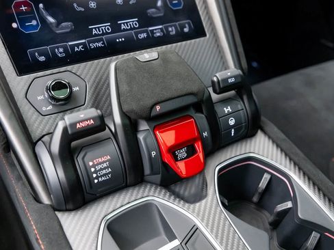 Used 2024 Lamborghini Urus Performante image 41