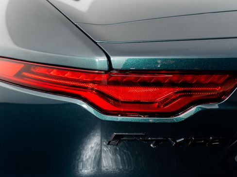 Used 2023 Jaguar F-TYPE R image 9