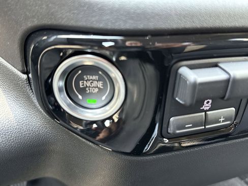 New 2026 GMC Sierra 1500 Elevation image 17