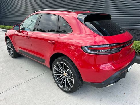 Used 2026 Porsche Macan AWD/4WD image 3