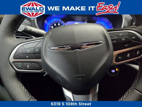 New 2026 Chrysler Pacifica Select AWD/4WD image 6