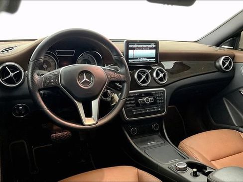 Used 2014 Mercedes-Benz CLA 250 image 3