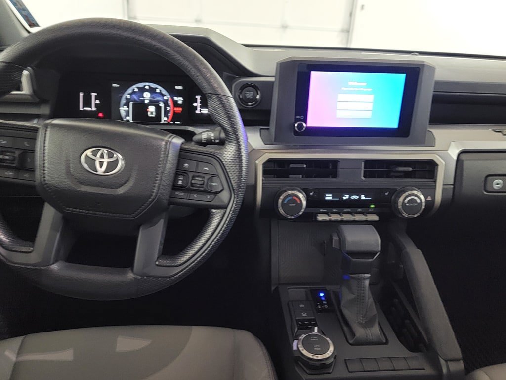 Used 2025 Toyota Tacoma SR5 AWD/4WD image 12