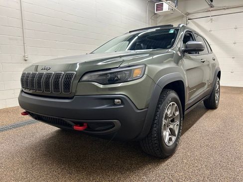 Used 2021 Jeep Cherokee Trailhawk w/ Sun, Sound & Nav Group AWD/4WD image 5