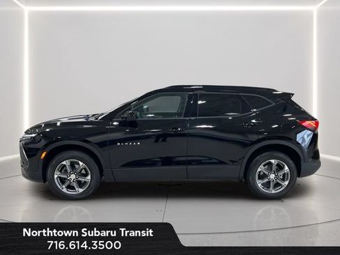 Used 2024 Chevrolet Blazer LT w/ Convenience Package AWD/4WD image 2