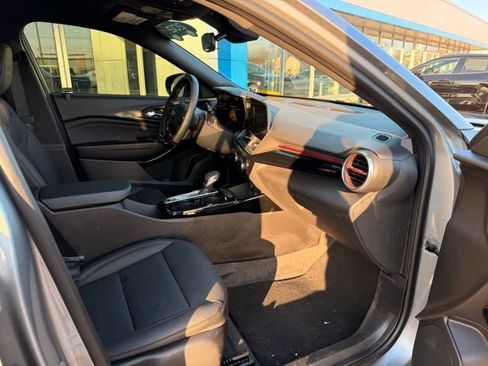 Certified 2026 Chevrolet Trax RS image 24