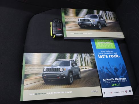 Used 2018 Jeep Renegade Trailhawk AWD/4WD image 58