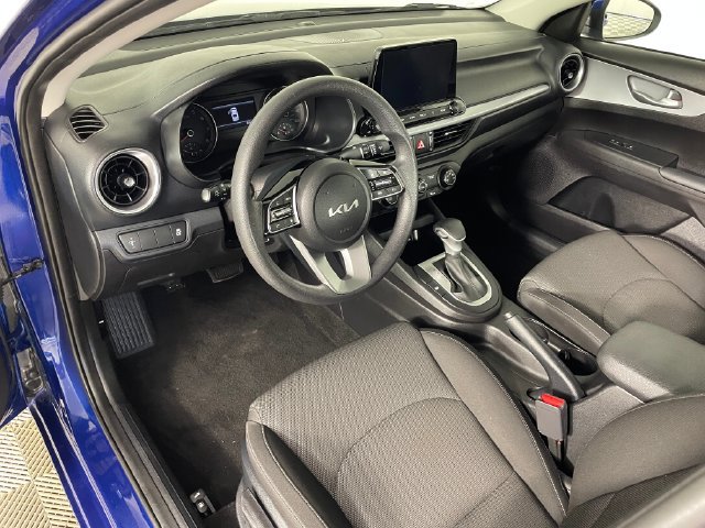 Used 2023 Kia Forte LXS FWD image 3
