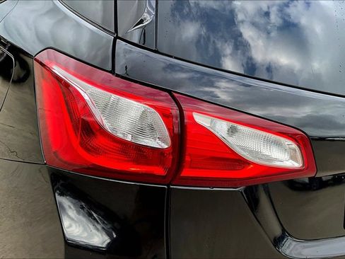 Used 2020 Chevrolet Equinox LT FWD image 23