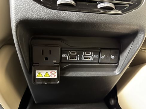 New 2025 Jeep Grand Cherokee Limited image 22