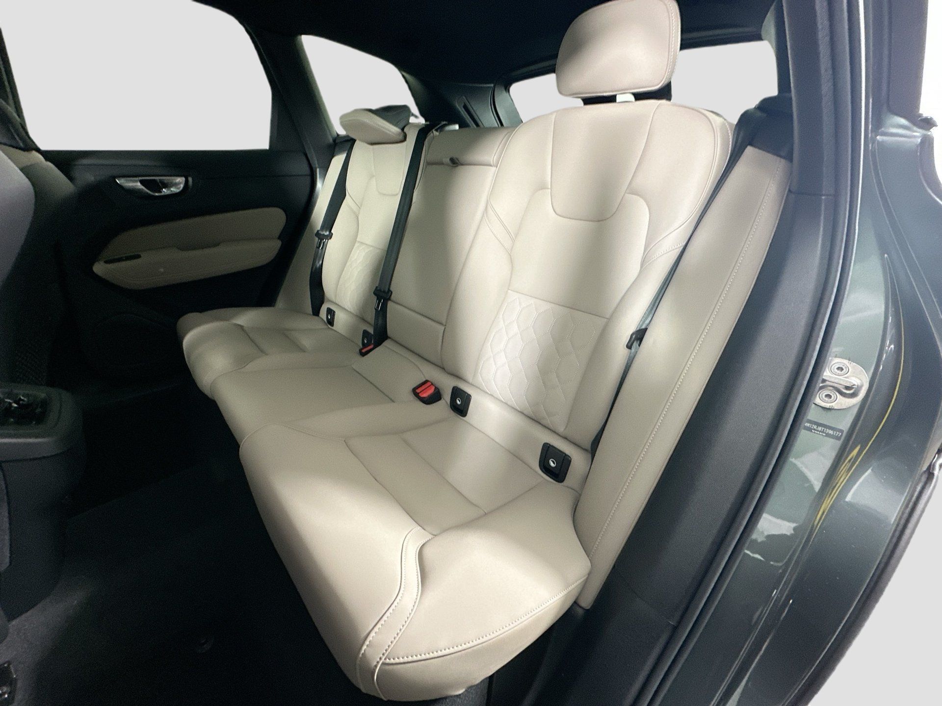 Certified 2026 Volvo XC60 B5 Core w/ Climate Package AWD/4WD image 24