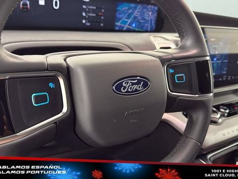 Used 2025 Ford Expedition Max Active AWD/4WD image 25
