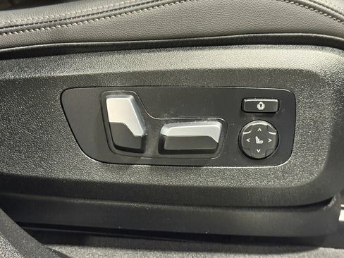Used 2022 BMW X6 xDrive40i w/ M Sport Package AWD/4WD image 54