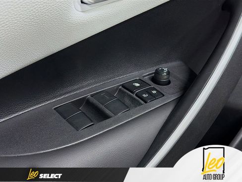 Used 2024 Toyota Corolla SE image 18