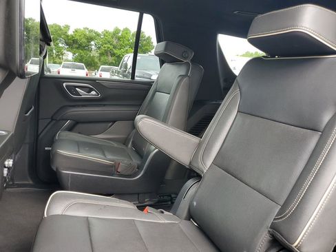 Used 2021 GMC Yukon SLT w/ SLT Premium Package AWD/4WD image 12