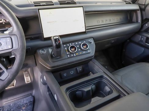 Used 2024 Land Rover Defender 110 V8 image 21