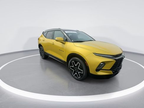 Used 2023 Chevrolet Blazer RS w/ Driver Confidence II Package AWD/4WD image 2