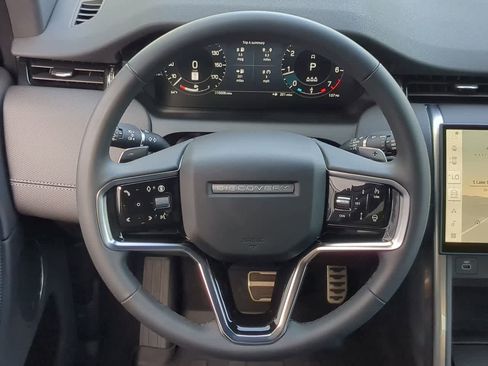 Certified 2025 Land Rover Discovery Sport Dynamic SE image 23