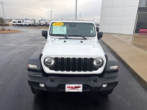 Used 2024 Jeep Wrangler Sport S image 6