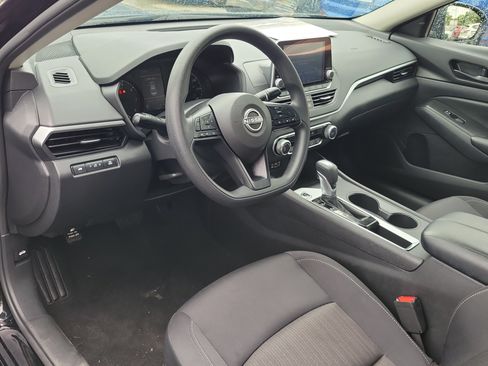Certified 2025 Nissan Altima 2.5 S FWD image 19