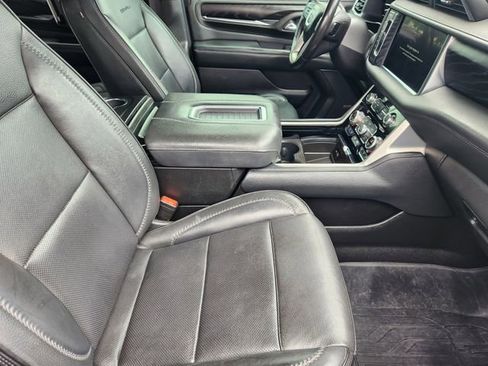 Used 2022 GMC Yukon XL Denali image 14
