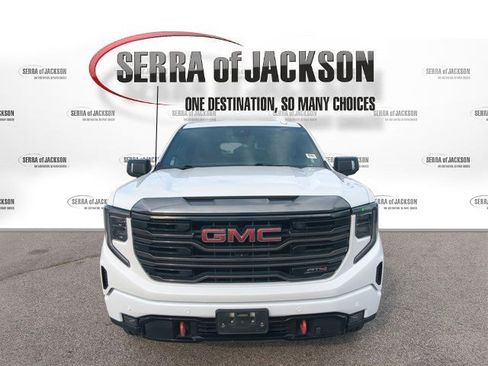 Used 2023 GMC Sierra 1500 AT4 AWD/4WD image 3