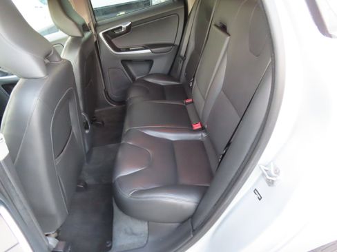 Used 2016 Volvo XC60 T5 Premier image 8