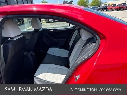 Used 2016 Volkswagen Jetta Sport FWD image 5