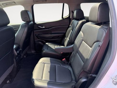 Used 2022 GMC Acadia SLT w/ Technology Package AWD/4WD image 11