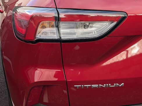 Used 2020 Ford Escape Titanium w/ Titanium Premium Package 2.0 image 6