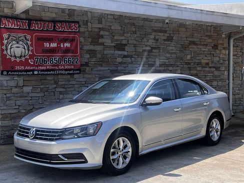 Used 2016 Volkswagen Passat 1.8T S FWD image 2