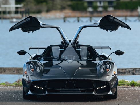Used 2014 Pagani Huayra RWD image 7