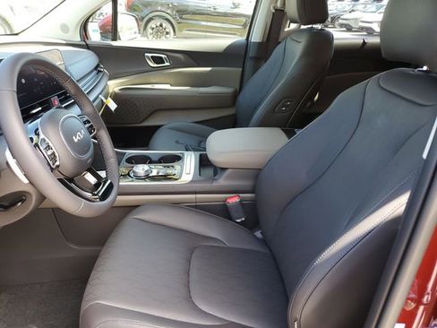 New 2026 Kia Carnival EX image 13