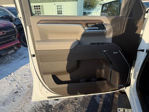 New 2026 GMC Sierra 1500 SLT w/ SLT Premium Package image 15