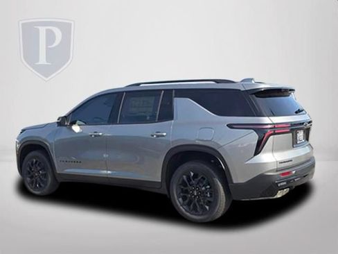 New 2026 Chevrolet Traverse LT w/ Midnight/Sport Edition FWD image 9