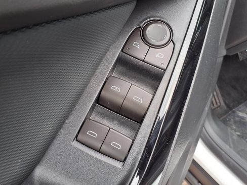 New 2026 Chevrolet Equinox LT w/ Convenience Package II FWD image 13