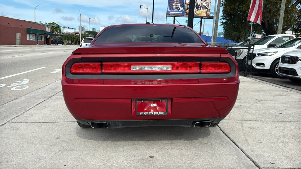 Used 2009 Dodge Challenger R/T RWD image 12