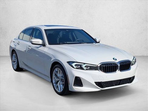 Used 2025 BMW 330i Sedan w/ M Sport Package RWD image 3