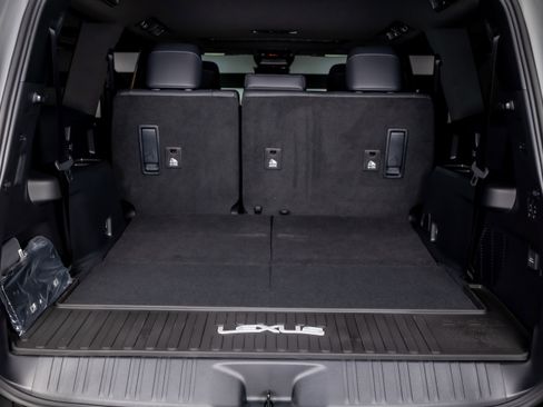 Used 2026 Lexus GX 550 w/ Cold Area Package AWD/4WD image 37