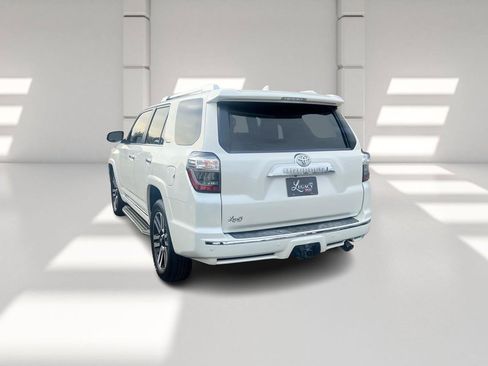 Used 2019 Toyota 4Runner SR5 Sport Utility image 5